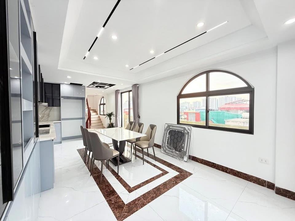Sài Đồng, phân lô, Ô tô tránh - Diện tích 42/55m2, nhà xây 6 tầng, thang máy, giá 15 tỷ