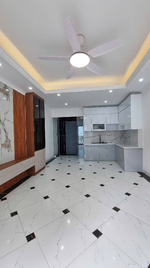 Tư Đình, Long Biên - Thang máy xịn, ngõ Ô tô tránh, đón đầu cầu Trần Hưng Đạo
