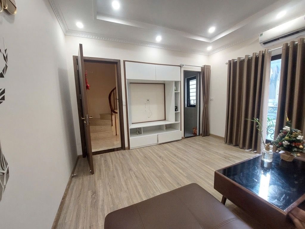 Ngọc Thụy, 1 nhà ra ngõ Ô tô tránh, 38m chỉ 8,3 tỷ₫