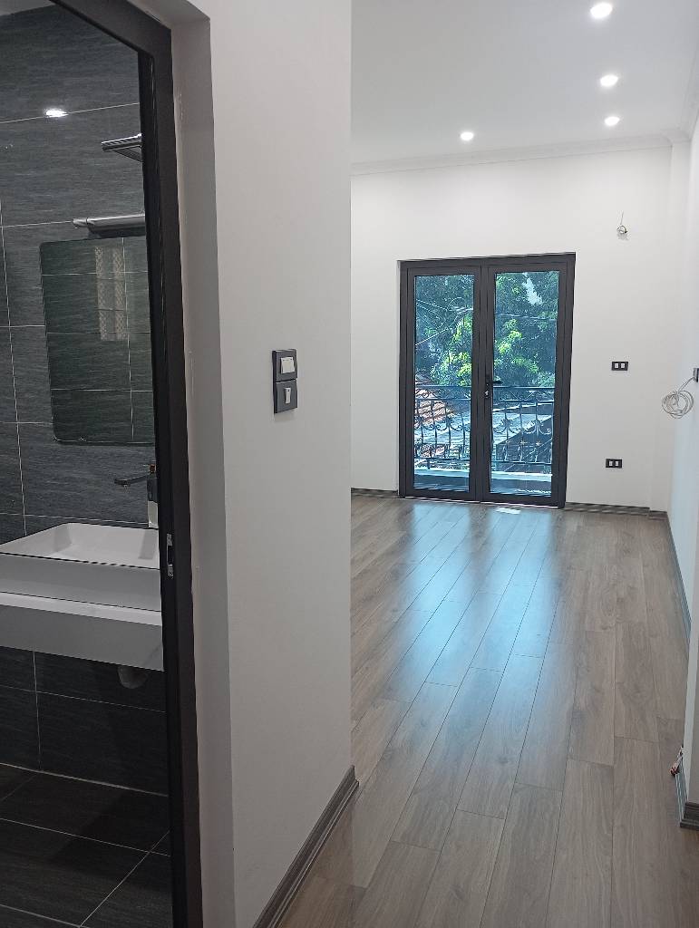 nhà phố Lý Sơn 75m 5 Tầng thang máy chỉ hơn 11 tỷ