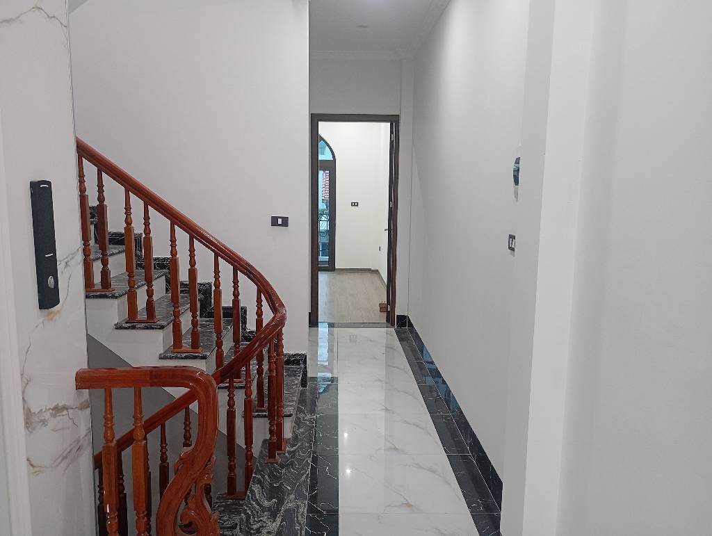 nhà phố Lý Sơn 75m 5 Tầng thang máy chỉ hơn 11 tỷ
