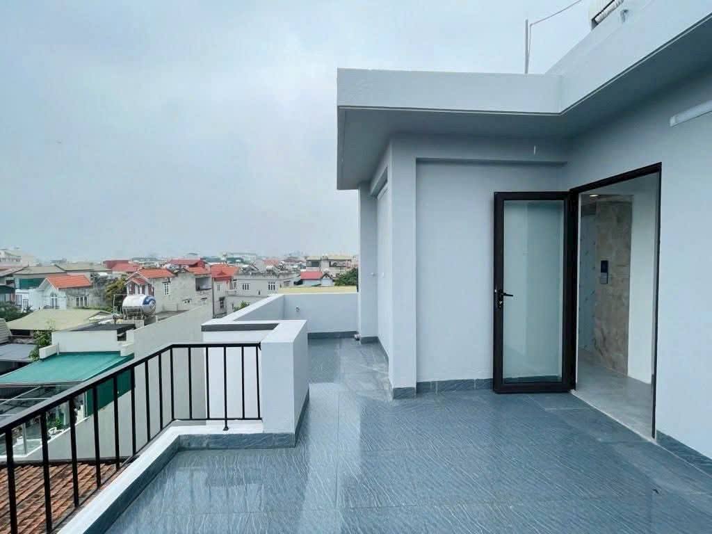 Nhà mới tinh - Việt Hưng - 41m2 - 5 tầng thang máy
