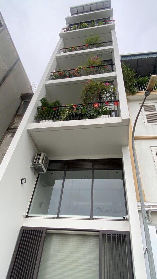 Nhà view hồ, 8 tầng thang máy, 48m giá 22 tỷ