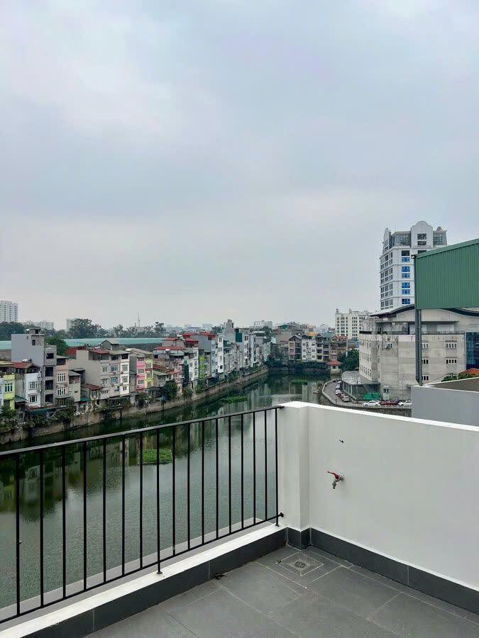 Nhà view hồ, 8 tầng thang máy, 48m giá 22 tỷ