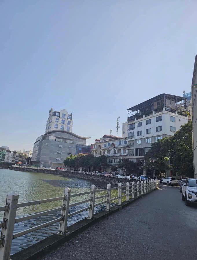 Nhà view hồ, 8 tầng thang máy, 48m giá 22 tỷ