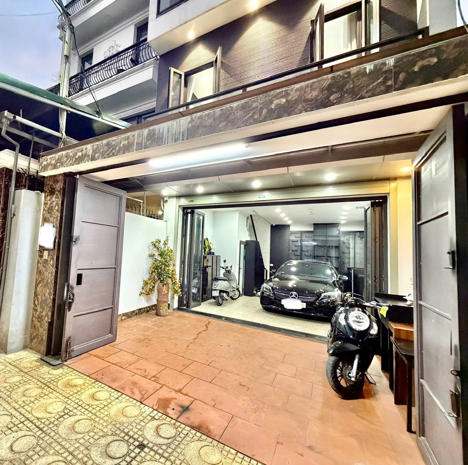 Nhà Đức Giang, 72m 5 tầng, giá 16,3 tỷ VNĐ
