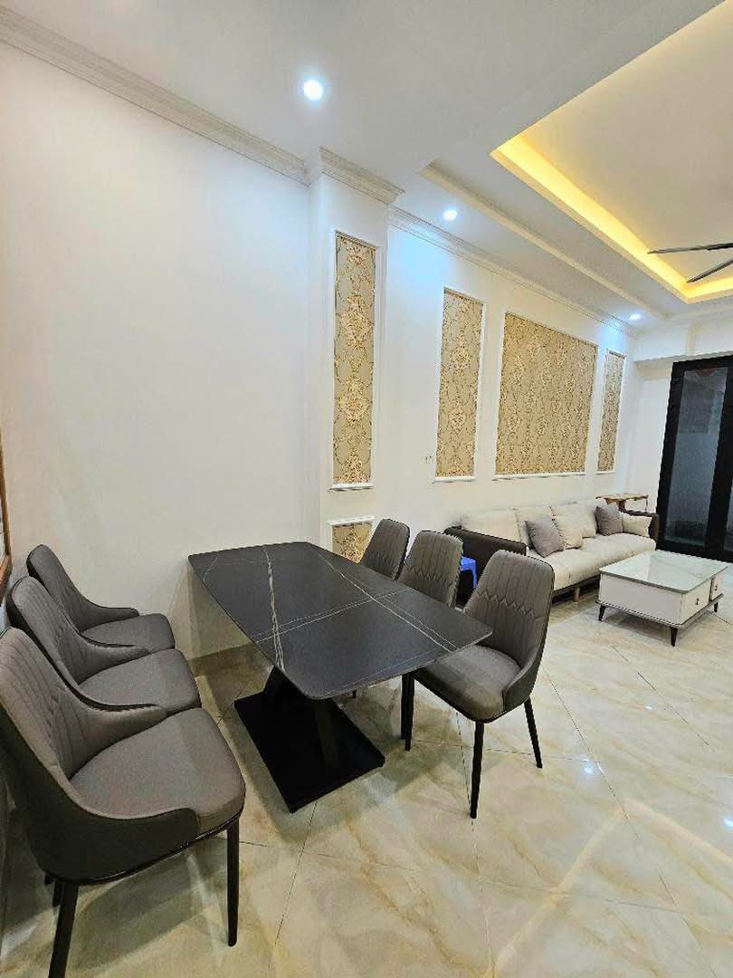 Nhà đẹp Ngọc Thụy, 32m, 5 tầng