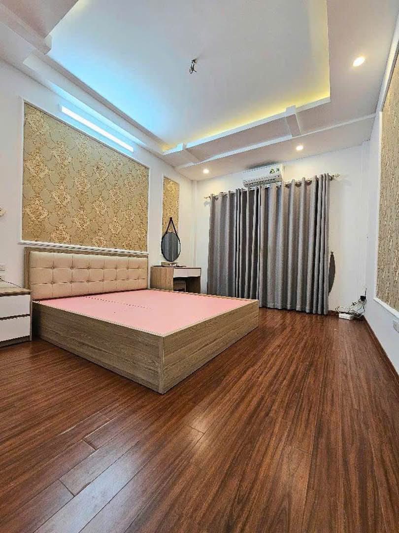 Nhà đẹp Ngọc Thụy, 32m, 5 tầng