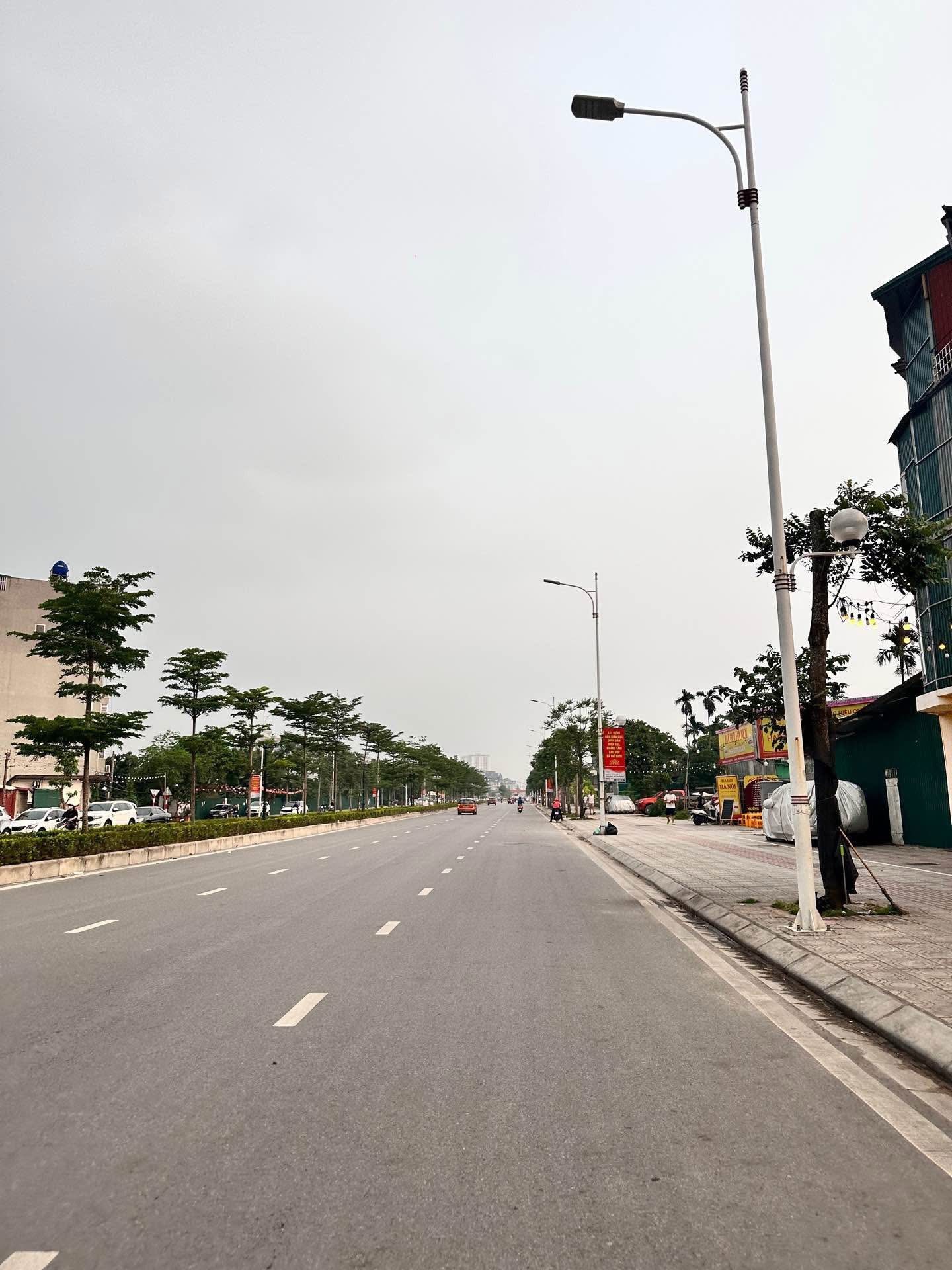 Nhà đẹp Ngọc Thụy, 32m, 5 tầng