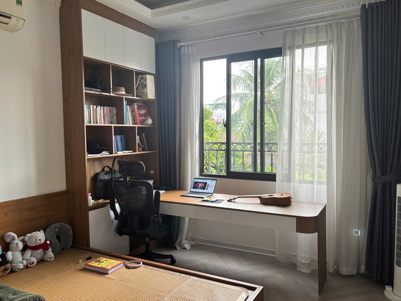 Thạch Bàn 32m2-5 tầng ngõ Ô TÔ  giá hơn 6 tỷ 