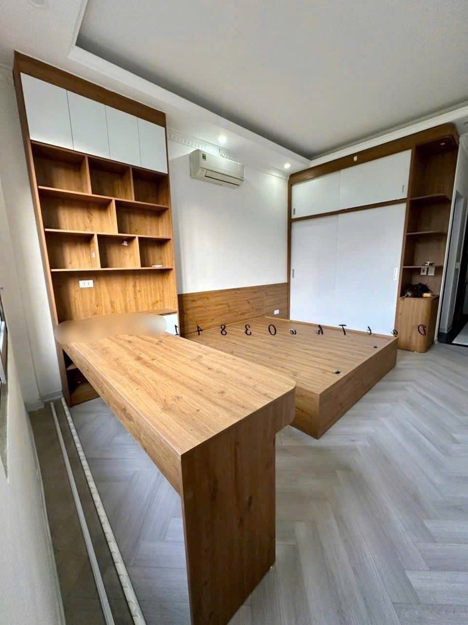 Thạch Bàn 32m2-5 tầng ngõ Ô TÔ  giá hơn 6 tỷ 