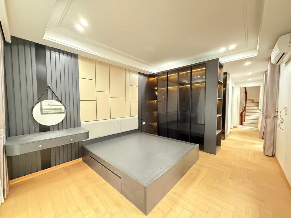 Sài Đồng, phân lô, Ô tô tránh - Diện tích 42/55m2, nhà xây 6 tầng, thang máy, giá 15 tỷ